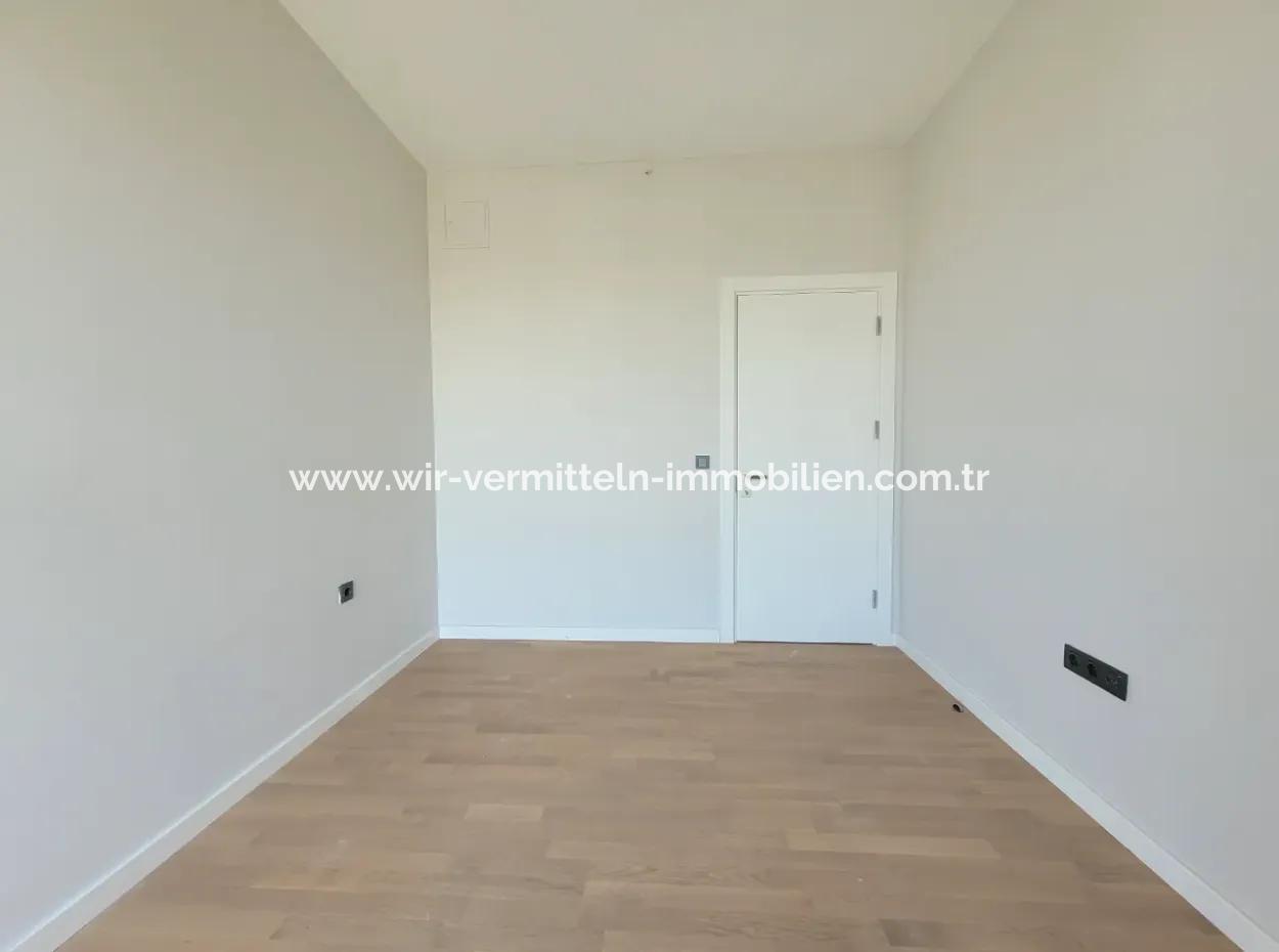 Beytepe İncek Bulvar Loft Zu Vermieten 2+1 68M² 21. Stock Boulevard Fassade Wohnung