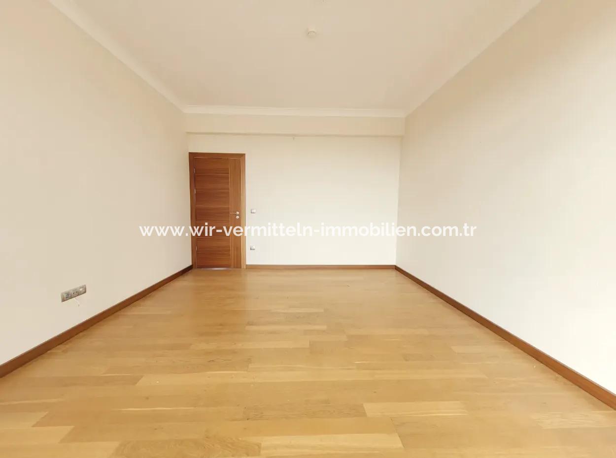 4+1 207 M² Wohnung Mit Seeblick Zum Verkauf Im Vacant İncek Nata