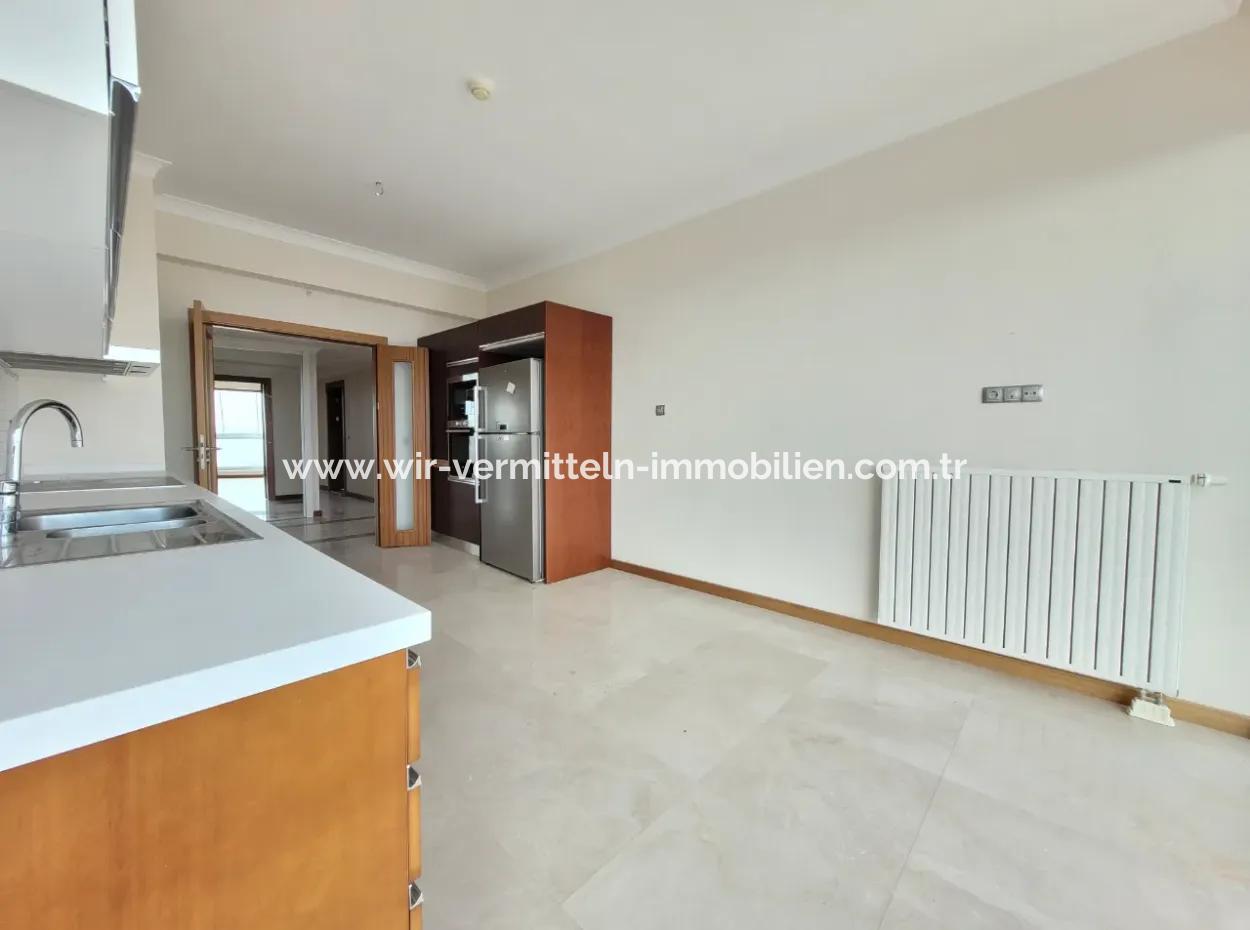 4+1 207 M² Wohnung Mit Seeblick Zum Verkauf Im Vacant İncek Nata