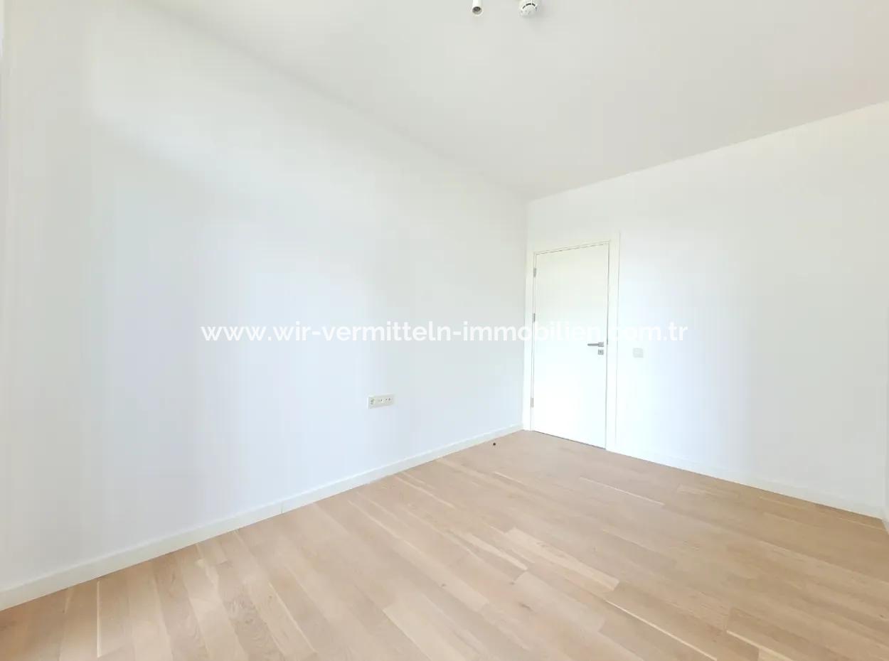 İncek Loft Zum Verkauf 3.5+1 140 M² Wohnung Mit Landschaftsfassade Im 3. Stock
