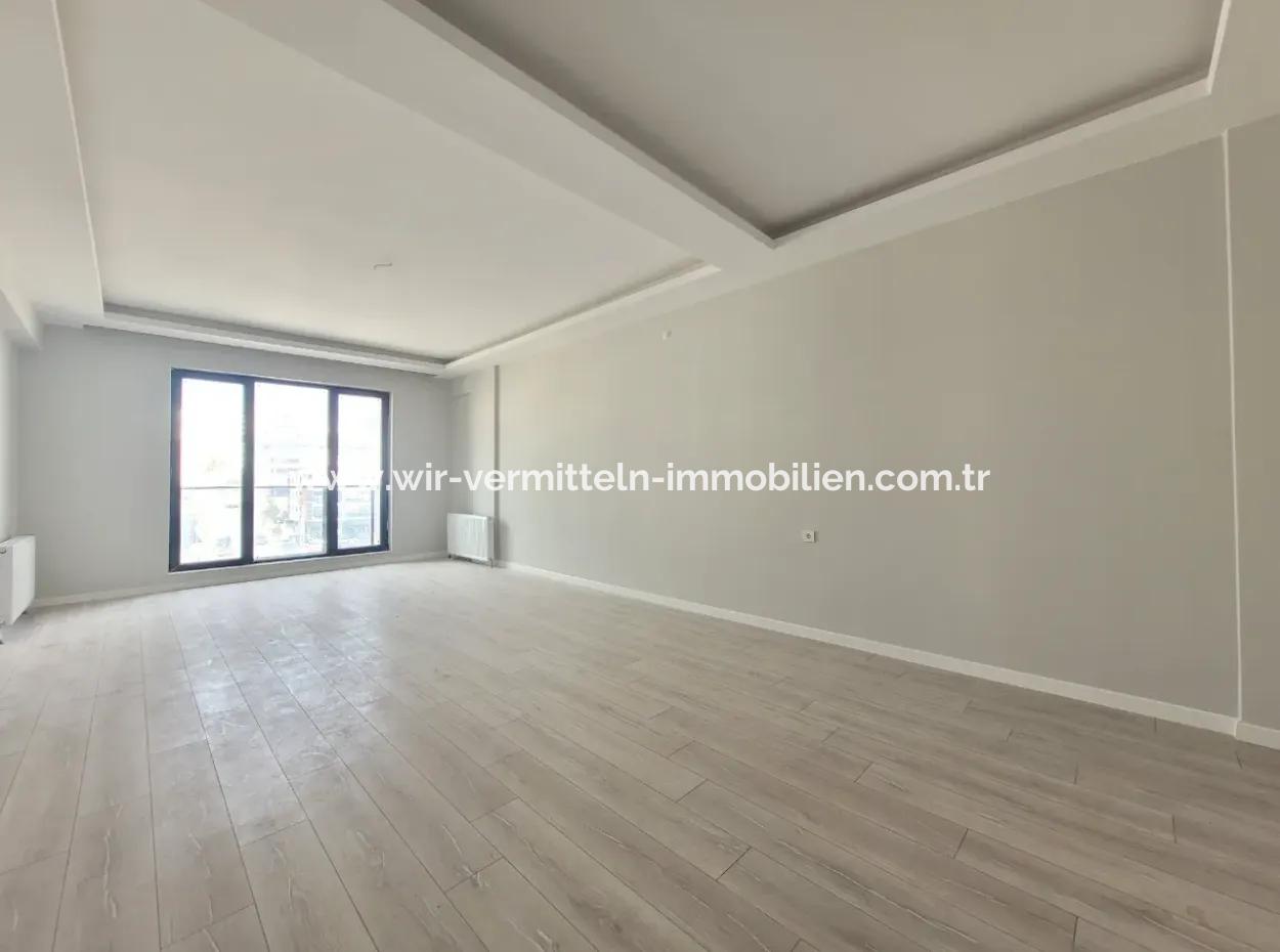 Geeignet Für Staatsbürger. Luxuriöse 200 M² Große Wohnung Im Mittleren Stockwerk Mit Parkblick Im Viertel Bahçelievler, Gölbaşı, Ankara Zu Verkaufen.