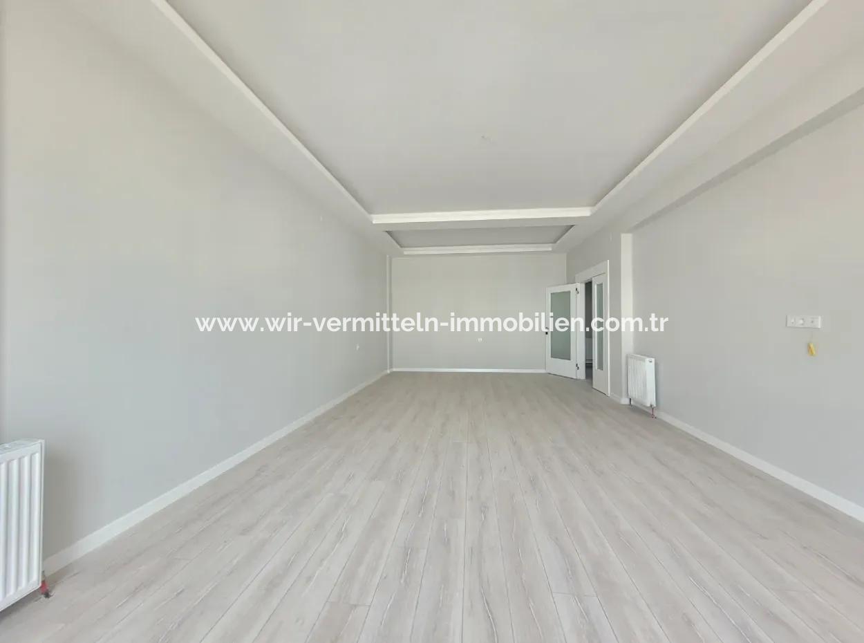 Geeignet Für Staatsbürger. Luxuriöse 200 M² Große Wohnung Im Mittleren Stockwerk Mit Parkblick Im Viertel Bahçelievler, Gölbaşı, Ankara Zu Verkaufen.