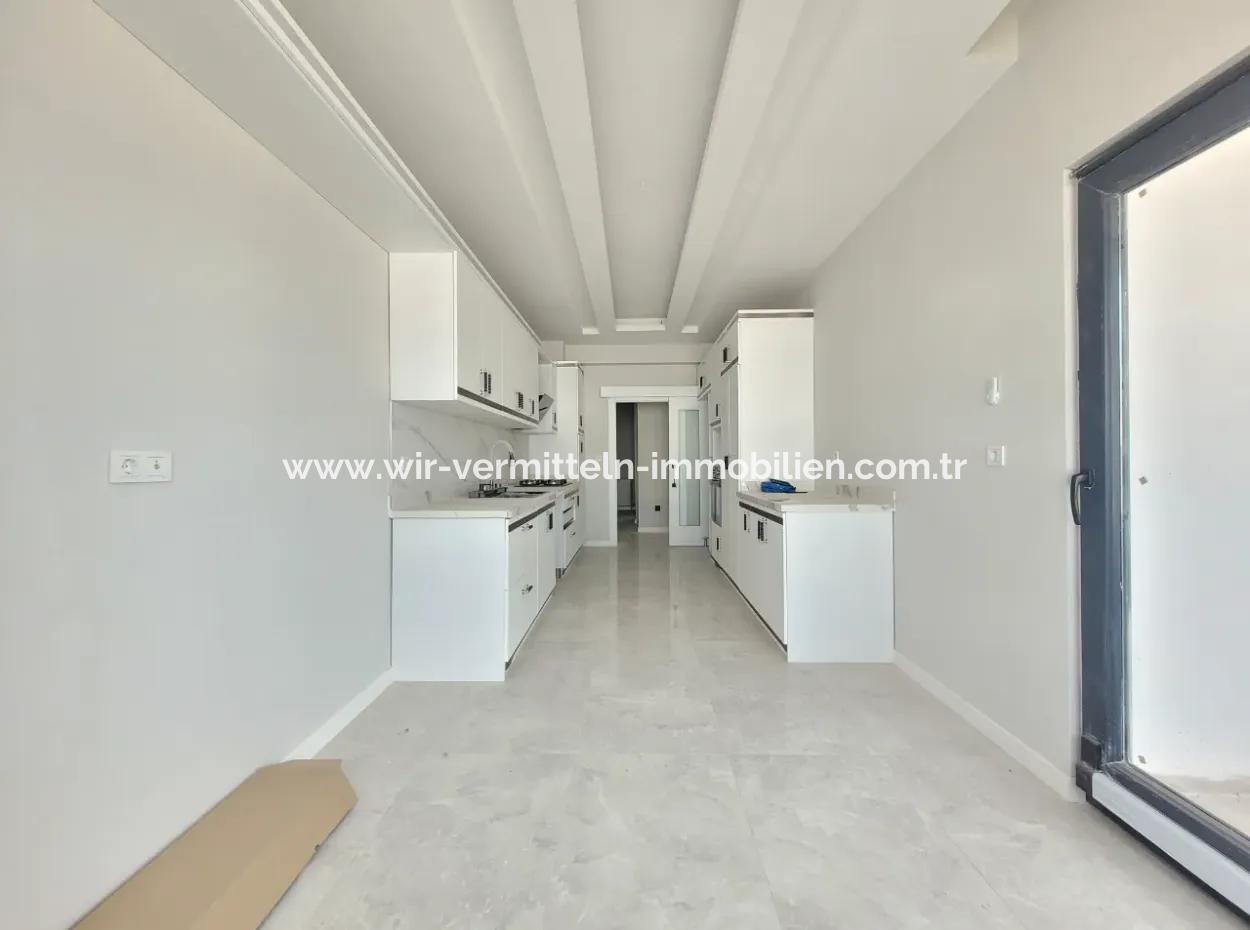 Geeignet Für Staatsbürger. Luxuriöse 200 M² Große Wohnung Im Mittleren Stockwerk Mit Parkblick Im Viertel Bahçelievler, Gölbaşı, Ankara Zu Verkaufen.