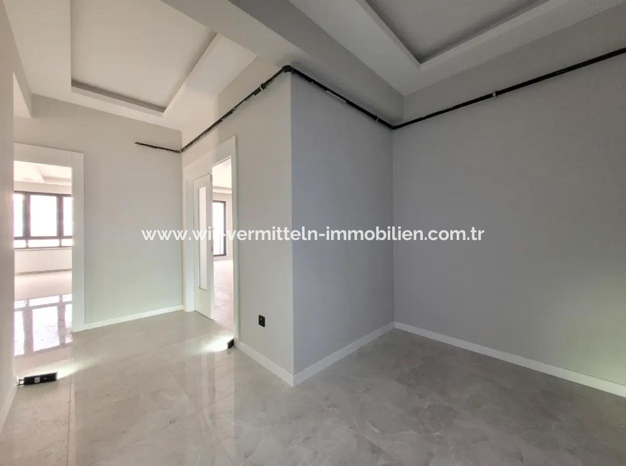 Geeignet Für Staatsbürger. Luxuriöse 200 M² Große Wohnung Im Mittleren Stockwerk Mit Parkblick Im Viertel Bahçelievler, Gölbaşı, Ankara Zu Verkaufen.