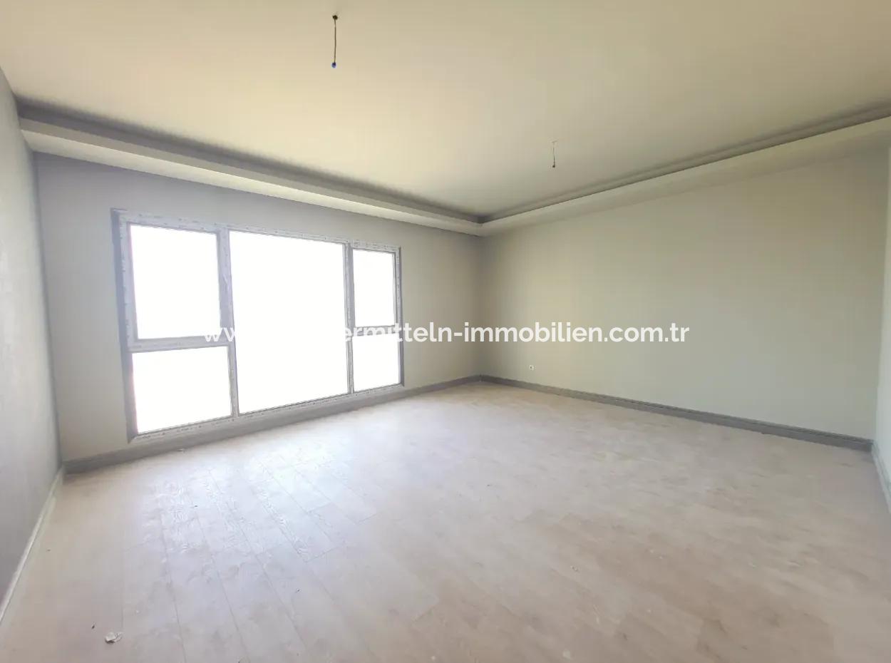 Zero City  Kent İncek Zum Verkauf 3+1.124 M² 3. Stock Wohnung Hacılar Nachbarschaft Gölbaşı Ankara