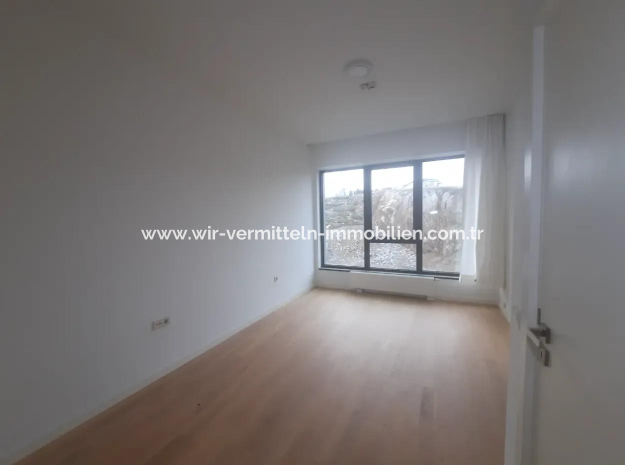 2,5+1 Mieterlose Wohnung Mit Blick Auf Die Landschaft Zum Verkauf Im İncek Loft-Komplex