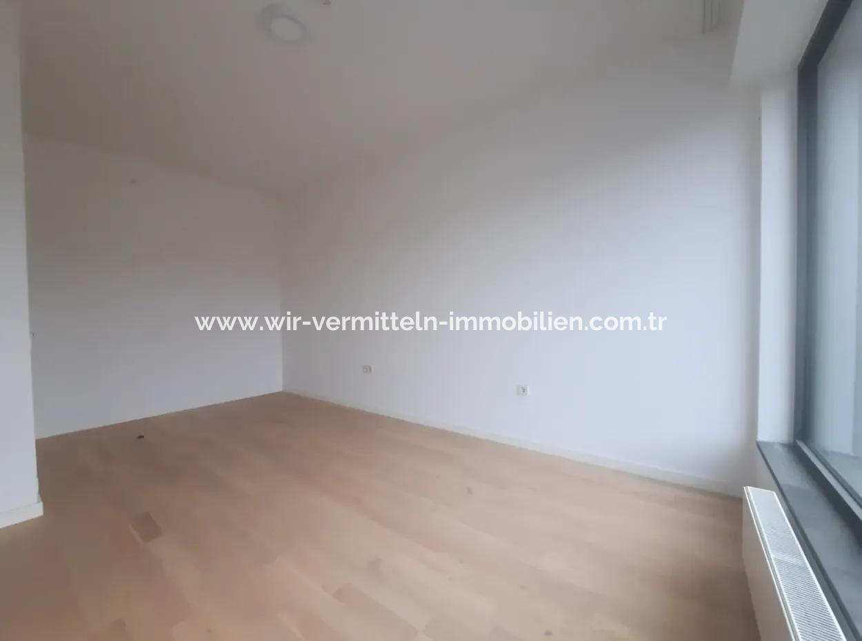 2,5+1 Mieterlose Wohnung Mit Blick Auf Die Landschaft Zum Verkauf Im İncek Loft-Komplex
