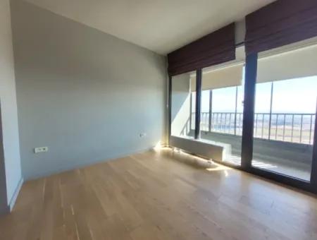 Leeres İncek Loft 1+1  Wohnung Im 11. Stock Mit Seeblick Zu Vermieten