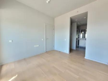 Leeres İncek Loft 1+1  Wohnung Im 11. Stock Mit Seeblick Zu Vermieten