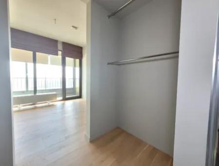 Leeres İncek Loft 1+1  Wohnung Im 11. Stock Mit Seeblick Zu Vermieten