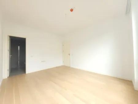 Leeres İncek Loft Zum Verkauf Terrasse 4+1 Blick Auf Mogan 146 M² Wohnung Im 1. Stock