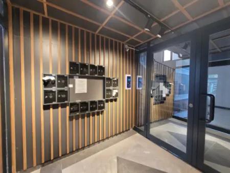 Geeignet Für Staatsbürger. Luxuriöse 200 M² Große Wohnung Im Mittleren Stockwerk Mit Parkblick Im Viertel Bahçelievler, Gölbaşı, Ankara Zu Verkaufen.