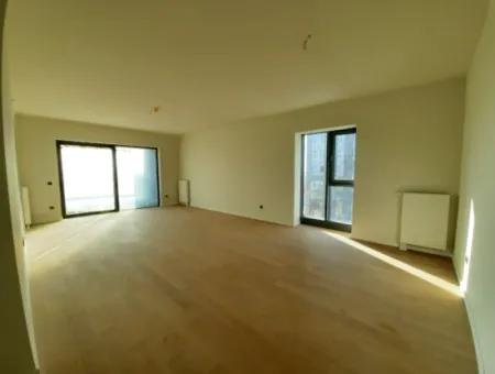 4+1 Mieterlose Wohnung Im 17. Stock Zum Verkauf Im Loft-Komplex Beytepe İncek Bulvar