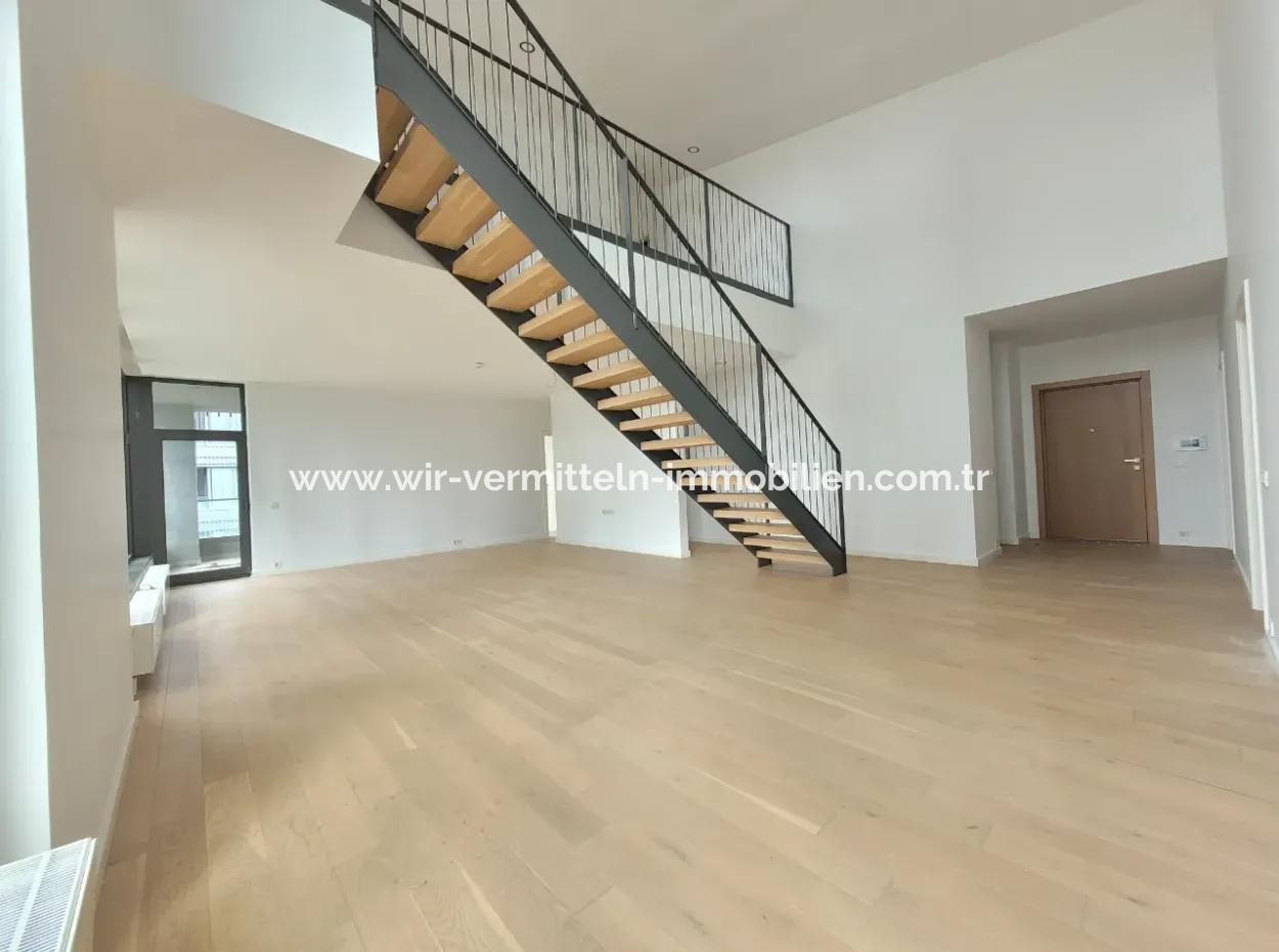 5,5+1 Duplex 5Th Floor Tenantless Apartment With Landscape View For Sale In İncek Loft Complex