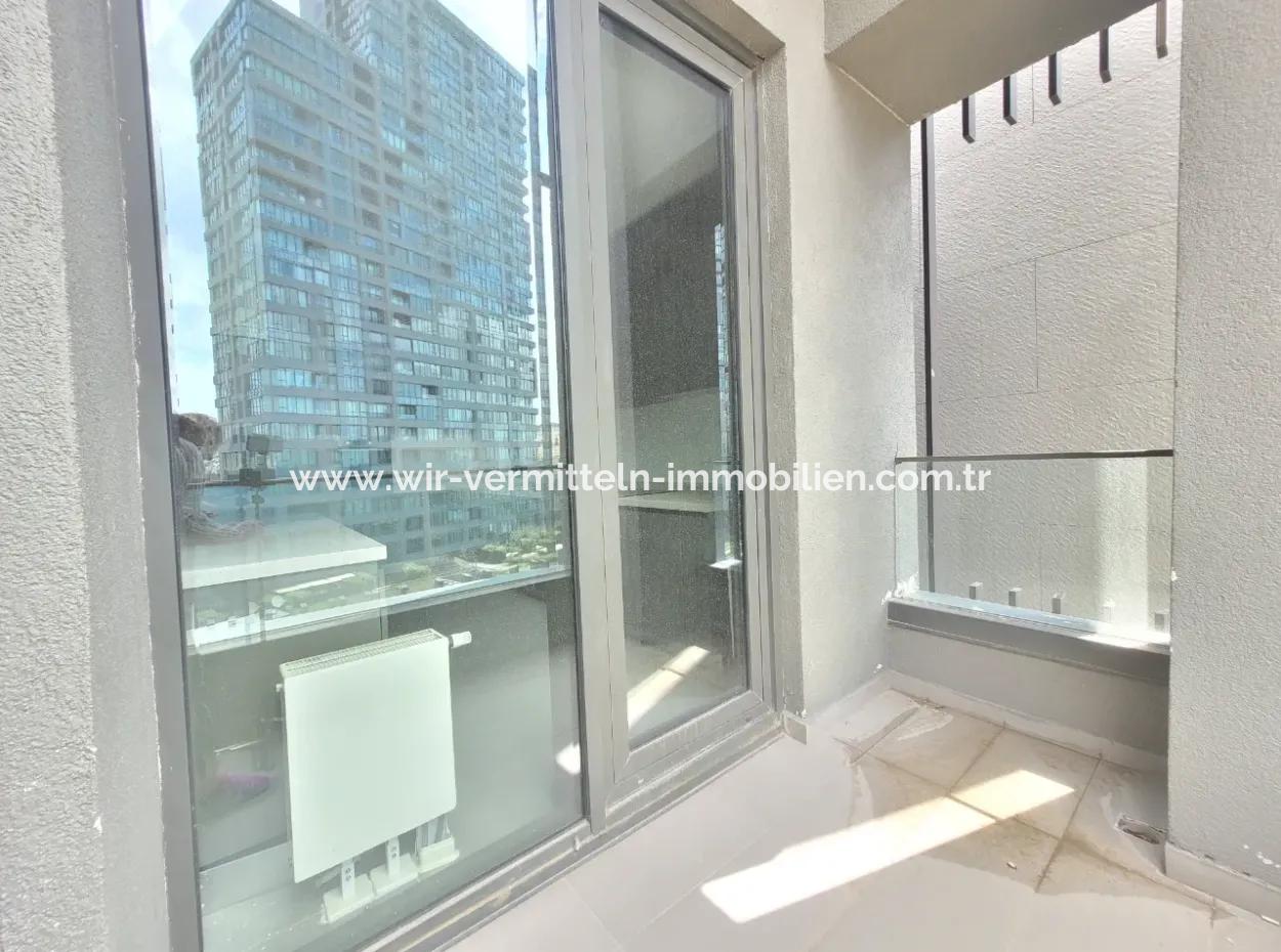 5,5+1 Duplex 5Th Floor Tenantless Apartment With Landscape View For Sale In İncek Loft Complex