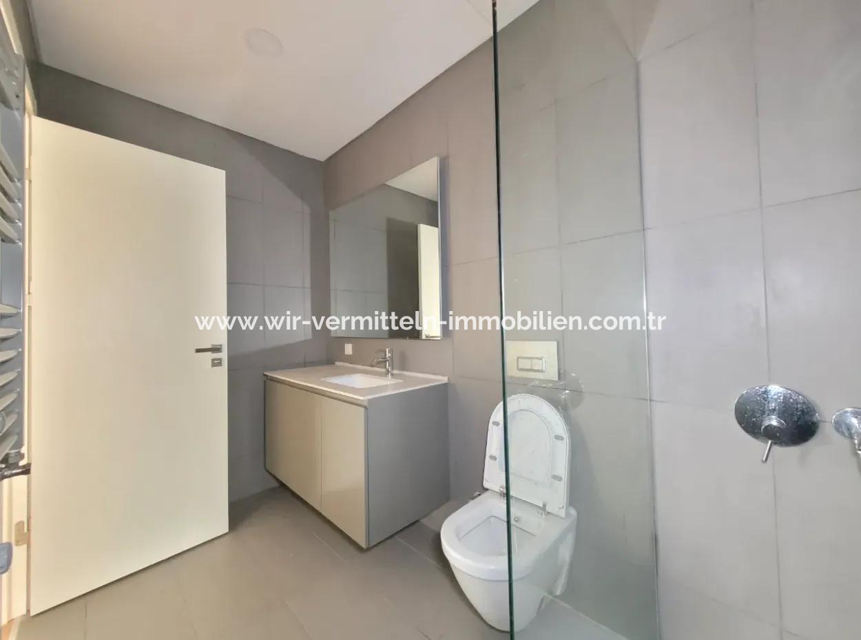 5,5+1 Duplex 5Th Floor Tenantless Apartment With Landscape View For Sale In İncek Loft Complex