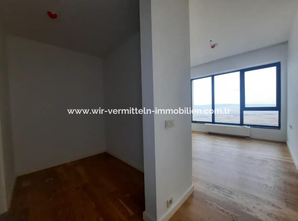 İncek Loft For Rent 3,5 +1 Lake View
