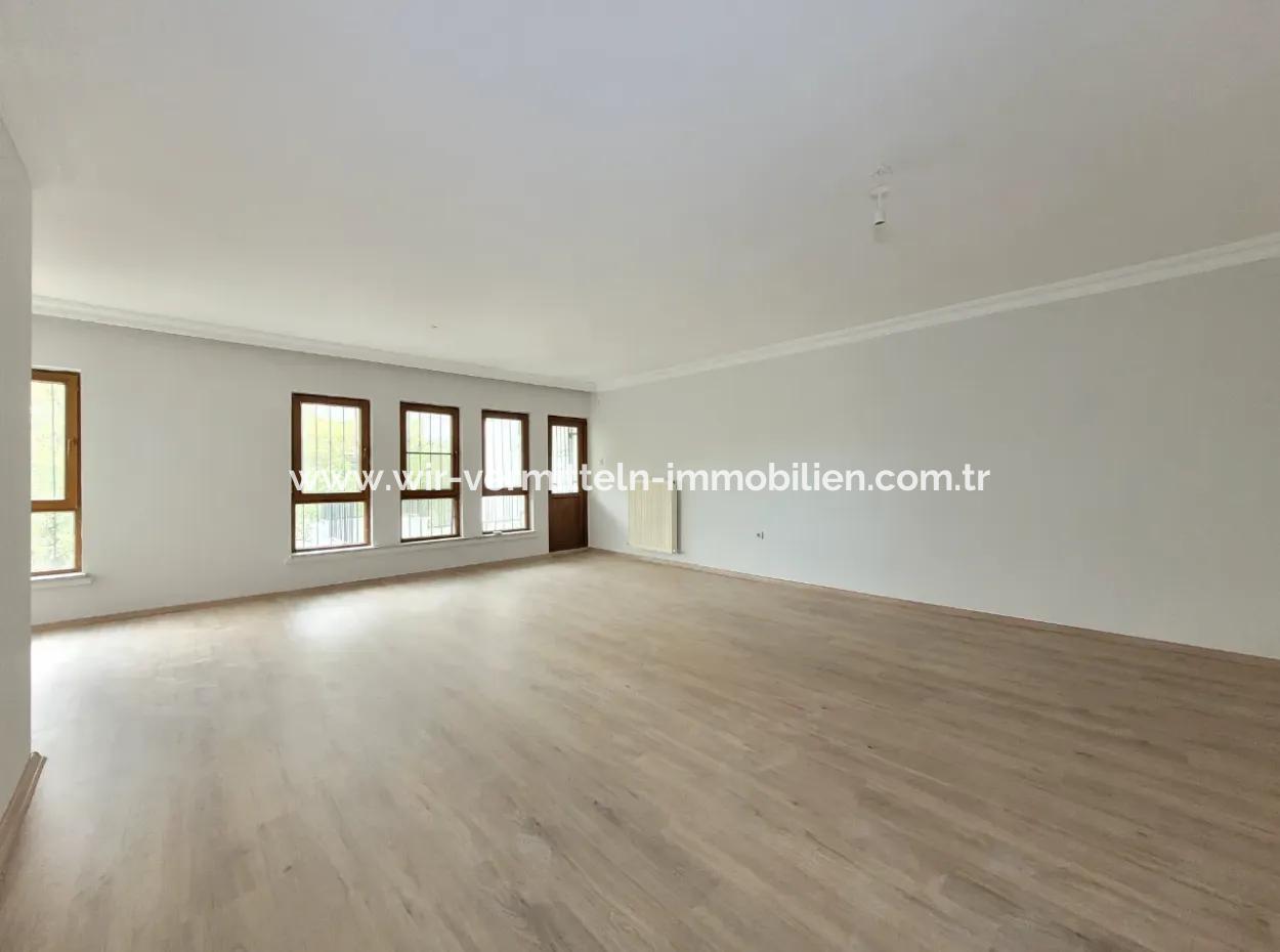 150 M² 4+1 Apartment For Sale In The Center Of Umitkoy