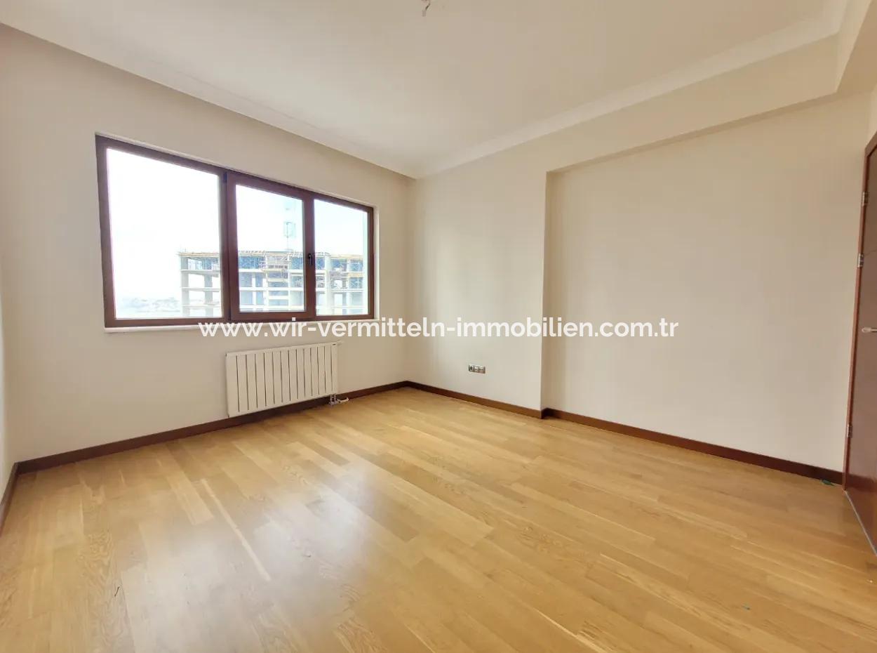 4+1 207 M² Lake View Apartment For Sale In Vacant İncek Nata