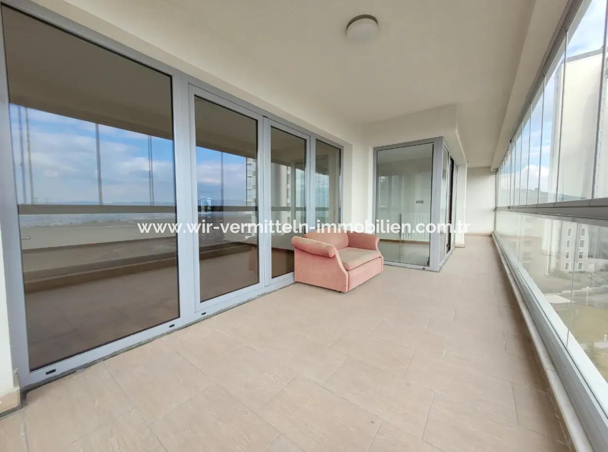 4+1 207 M² Lake View Apartment For Sale In Vacant İncek Nata
