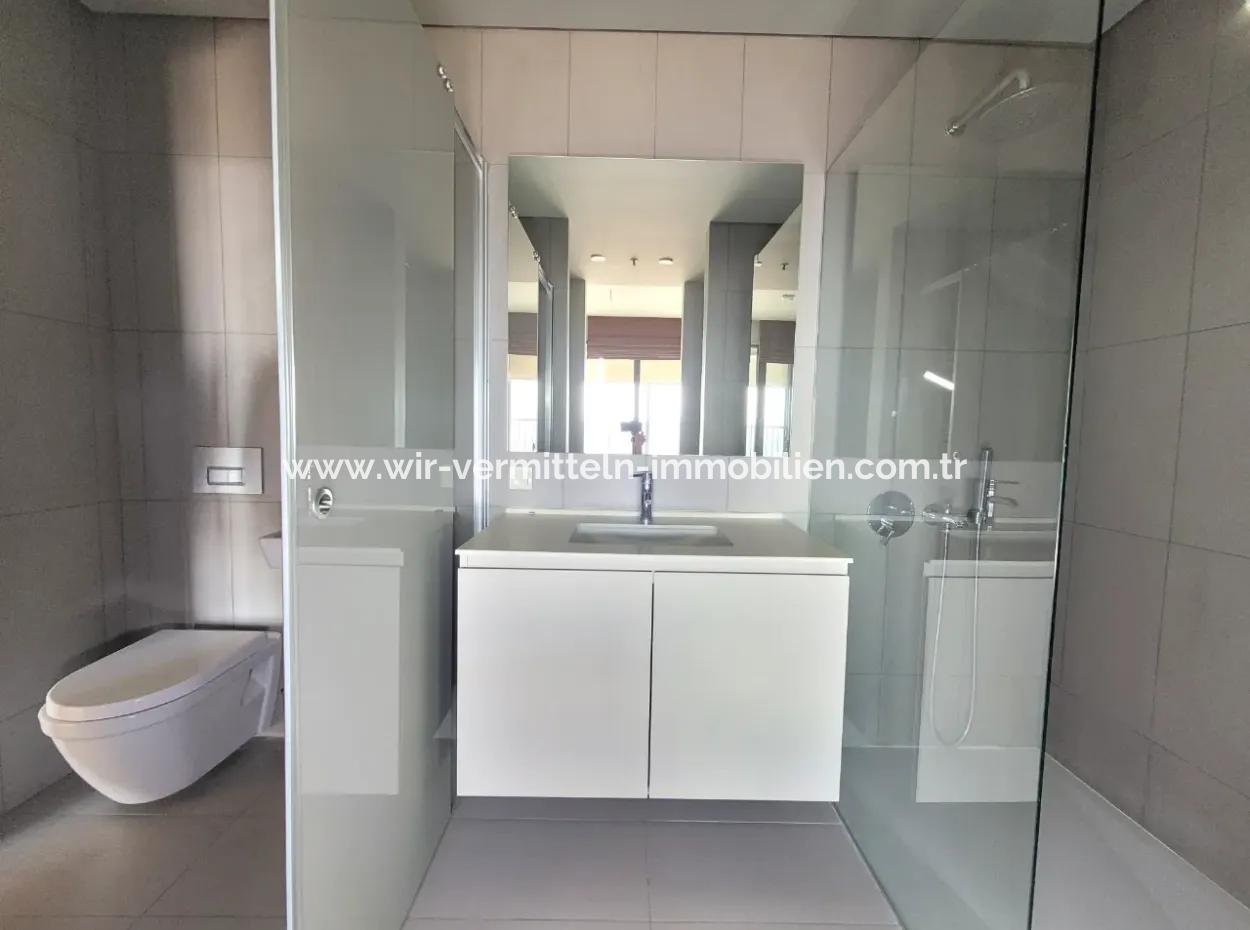 Empty İncek Loft 1+1  11Th Floor Apartment With Lake View For Rent