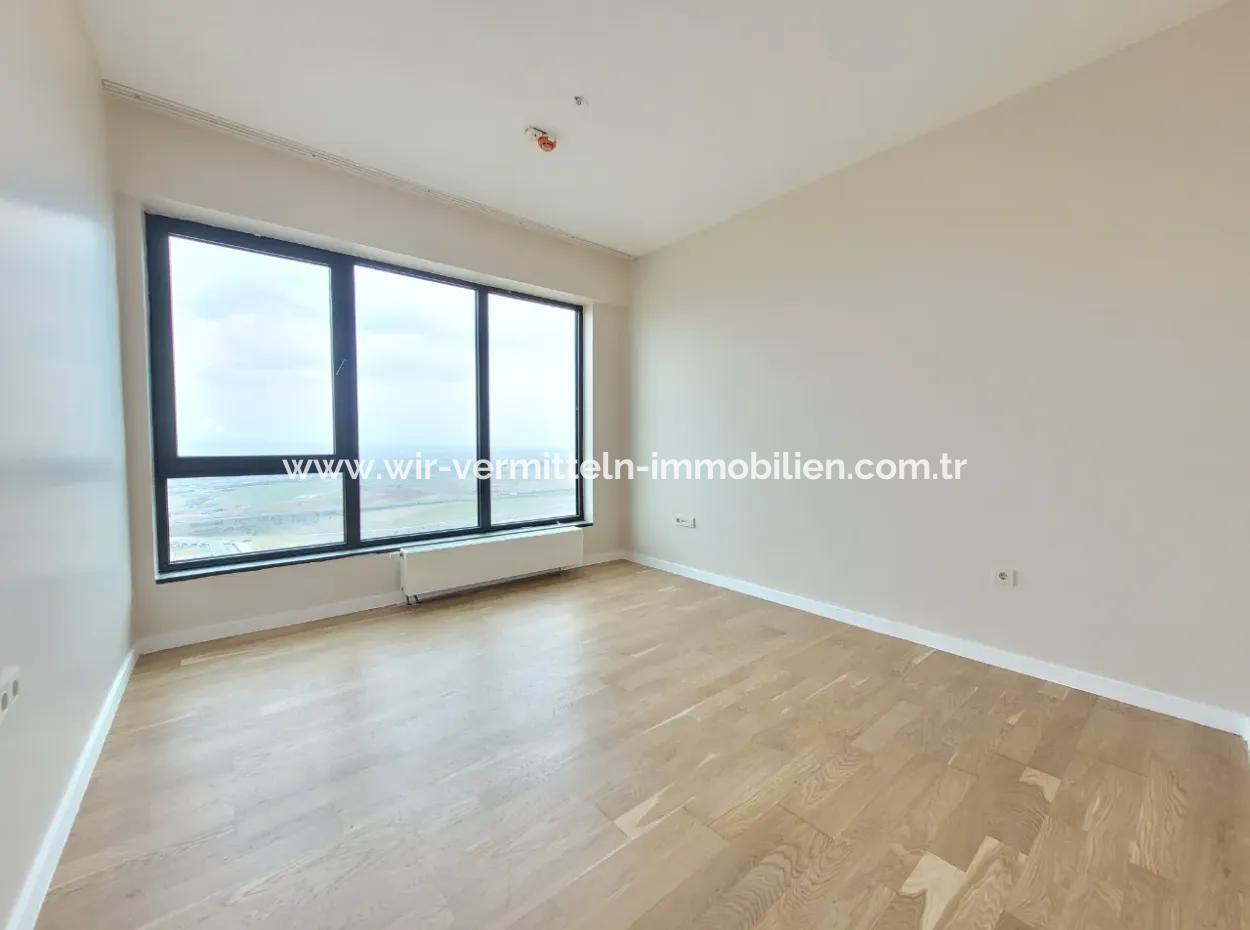 İncek Loft For Sale 2+1 85 M² 22Nd Floor Mogan Facade Apartment