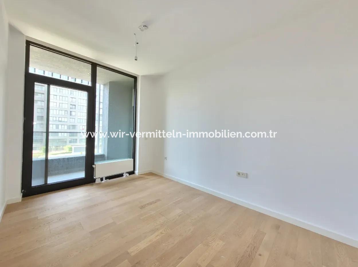 İncek Loft For Sale 3.5+1 140 M² 3Rd Floor Landscape Facade Apartment