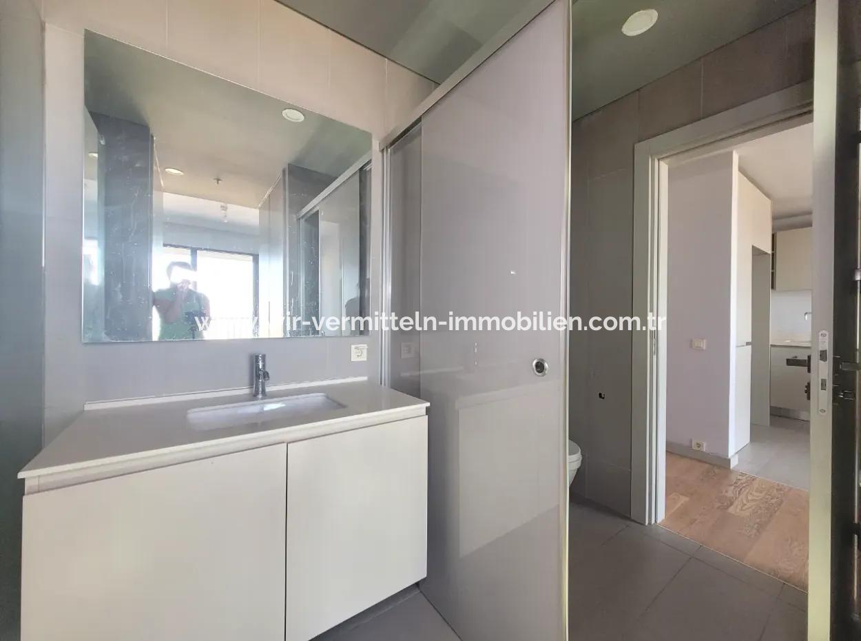 Vacant İncek Loft For Sale 1+1 2Nd Floor Apartment With Lake View