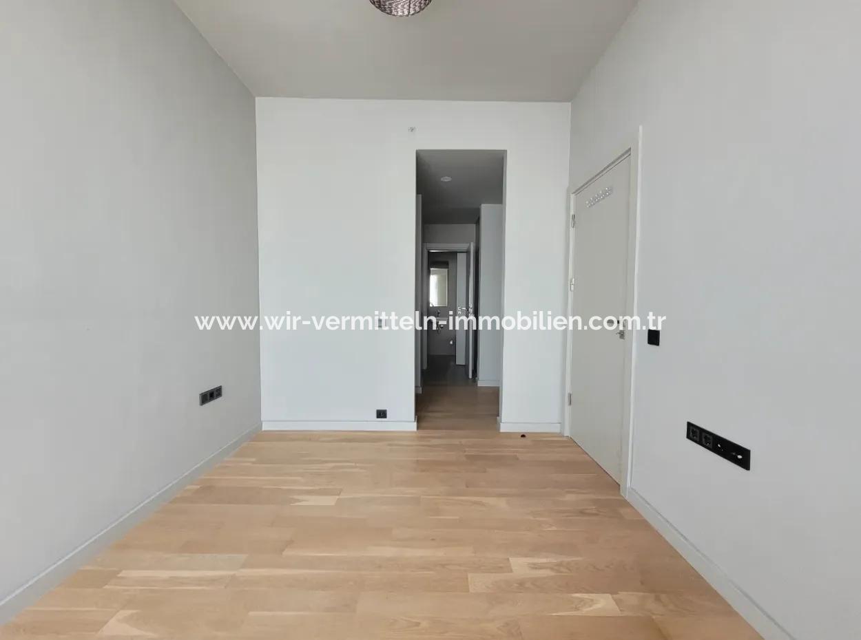 İncek Loft For Sale 1+1 City View 8Th Floor Apartment