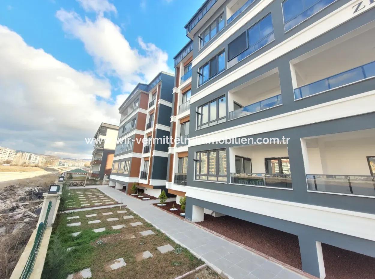Suitable For Citizenship Luxury 200 M² Apartment For Sale On An Intermediate Floor With Park View In Bahçelievler Neighborhood, Gölbaşı, Ankara,