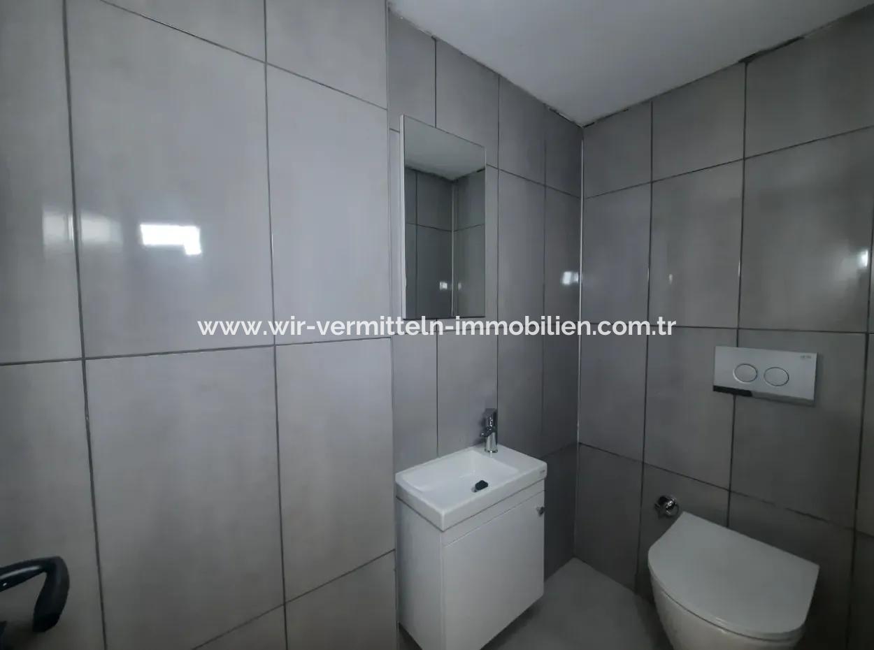 80 M² Chimney Shop For Rent In Çanakkale Bazaar