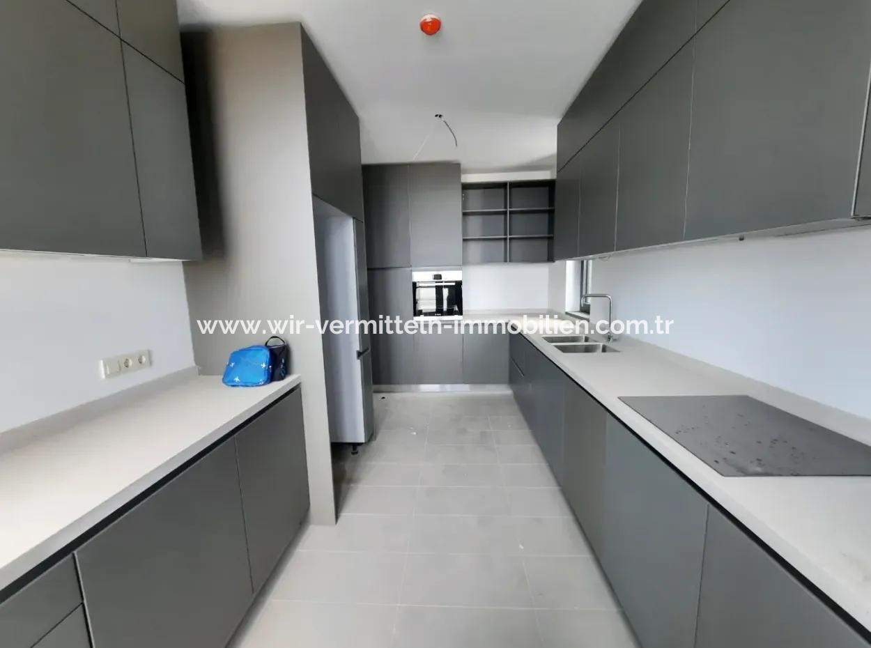 5,5+1 Duplex 2Th Floor Tenantless Apartment With Landscape View For Sale In İncek Loft Complex