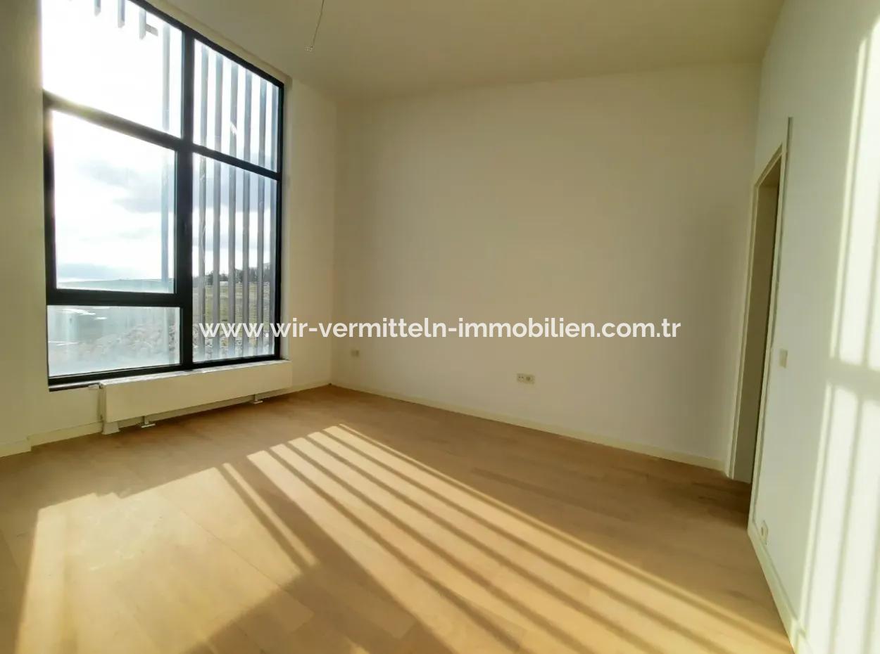 5,5+1 Duplex 2Th Floor Tenantless Apartment With Landscape View For Sale In İncek Loft Complex