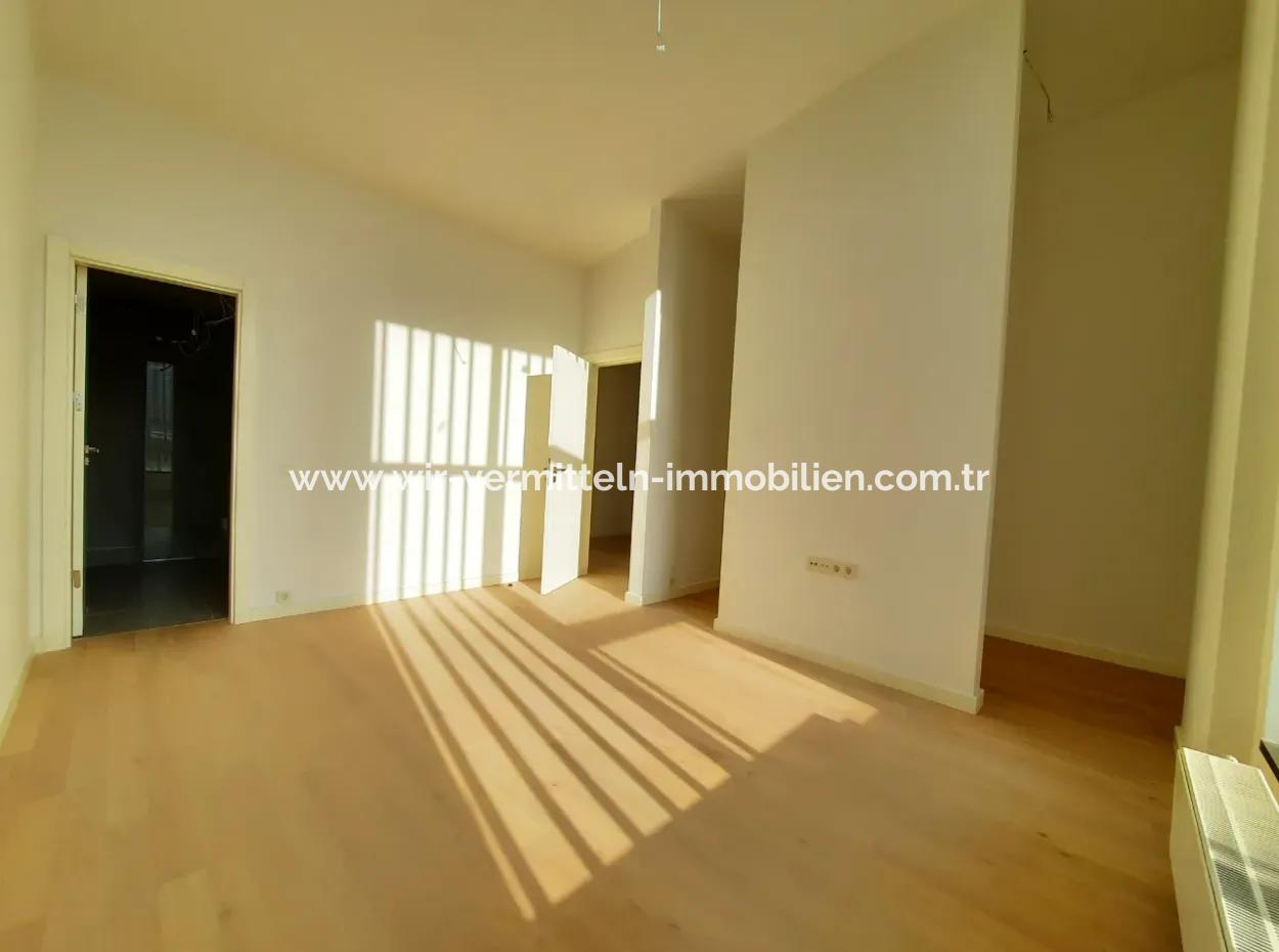 5,5+1 Duplex 2Th Floor Tenantless Apartment With Landscape View For Sale In İncek Loft Complex