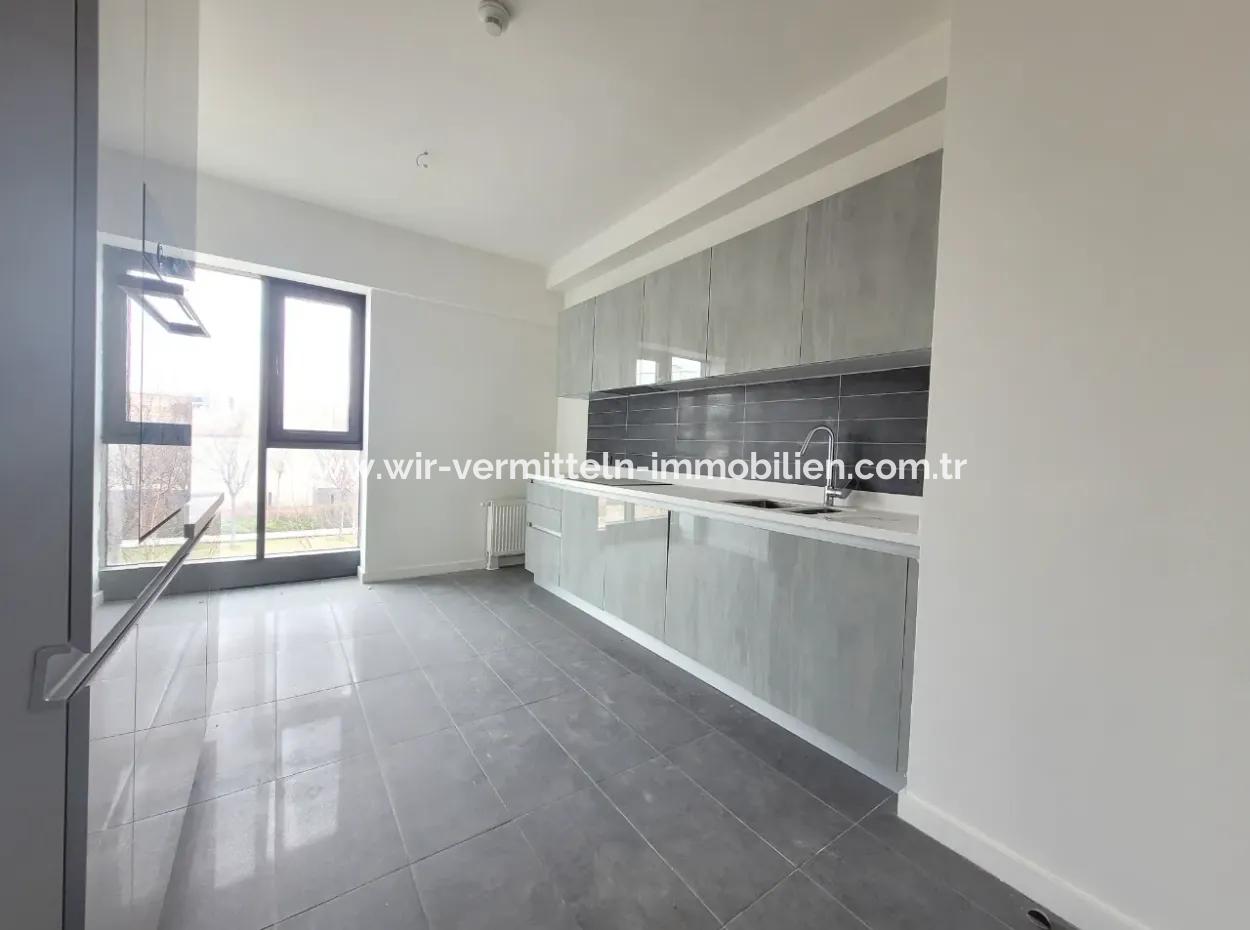 110 M2 2+1 6St Floor Tenantless Apartment For Sale In Beytepe İncek Bulvar Loft Complex