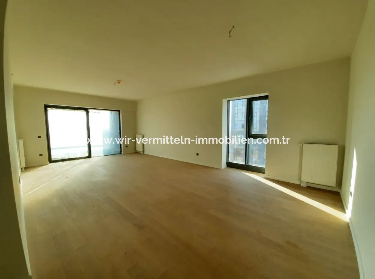 4+1 17 Th Floor Tenantless Apartment For Sale In Beytepe İncek Bulvar Loft Complex