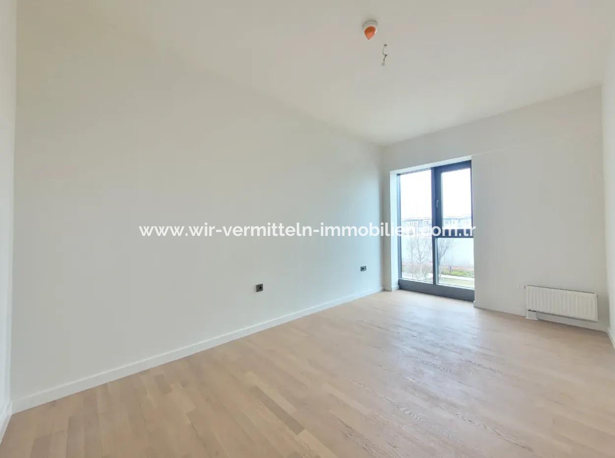 110 M2 2+1 3St Floor Tenantless Apartment For Sale In Beytepe İncek Bulvar Loft Complex