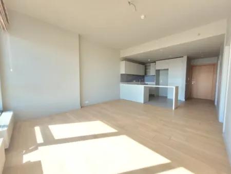 Empty İncek Loft 1+1  11Th Floor Apartment With Lake View For Rent