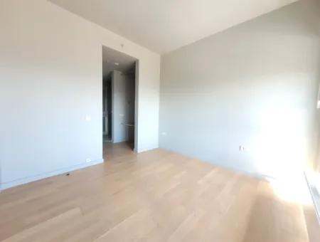 Empty İncek Loft 1+1  11Th Floor Apartment With Lake View For Rent