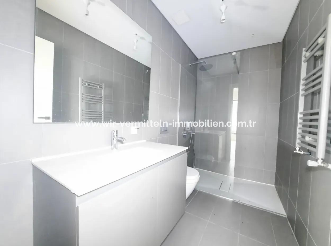 İncek Loft Satılık 3+1 Bahçe Dubleksi Şehir Manzaralı Daire