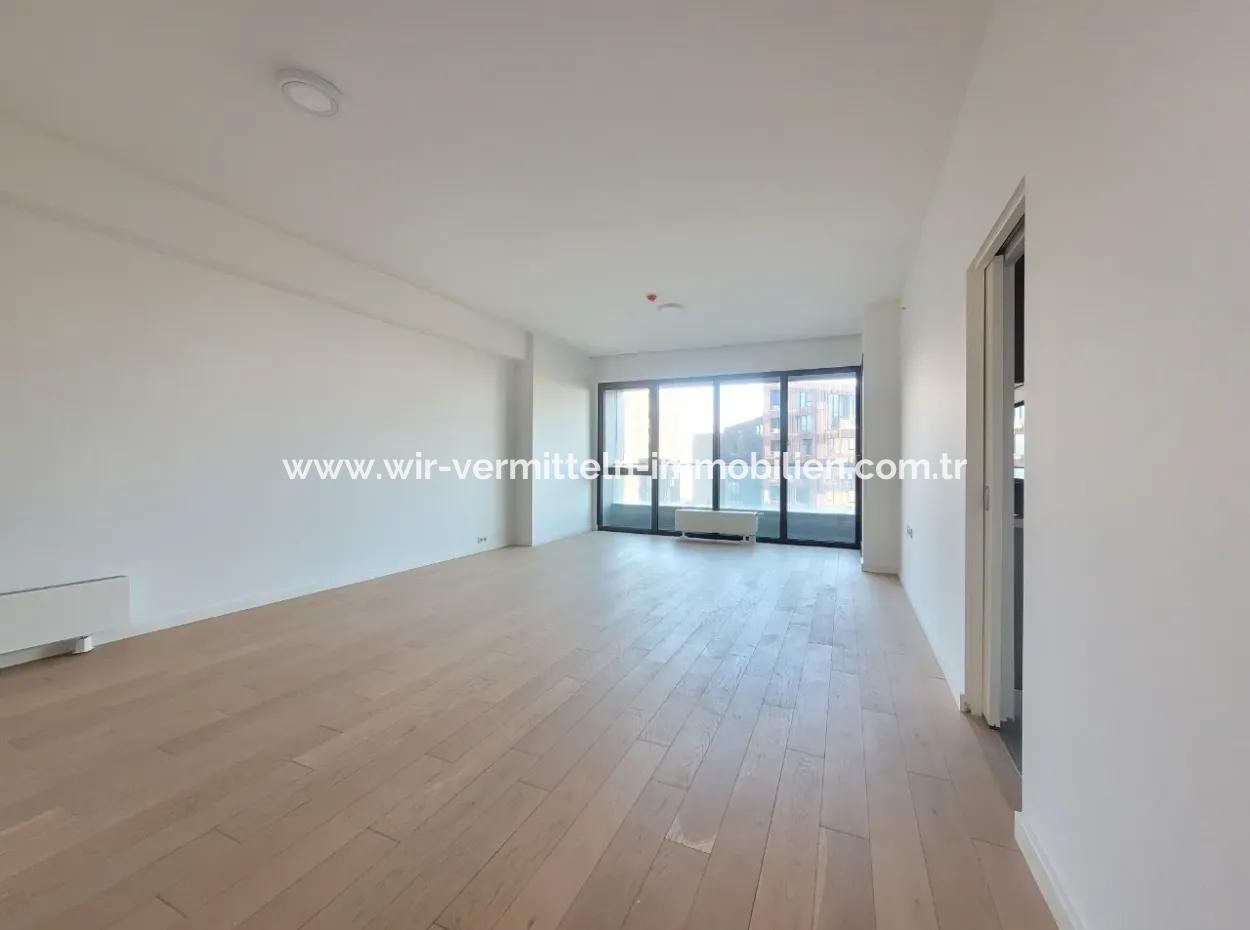 İncek Loft Satılık 2,5+1 Peyzaj Manzaralı 1.Kat Daire