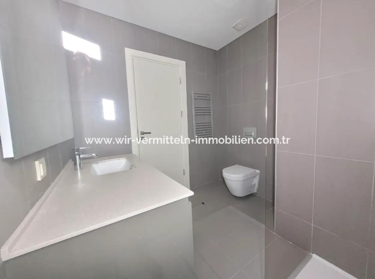 İncek Loft Satılık 2,5+1 Peyzaj Manzaralı 1.Kat Daire