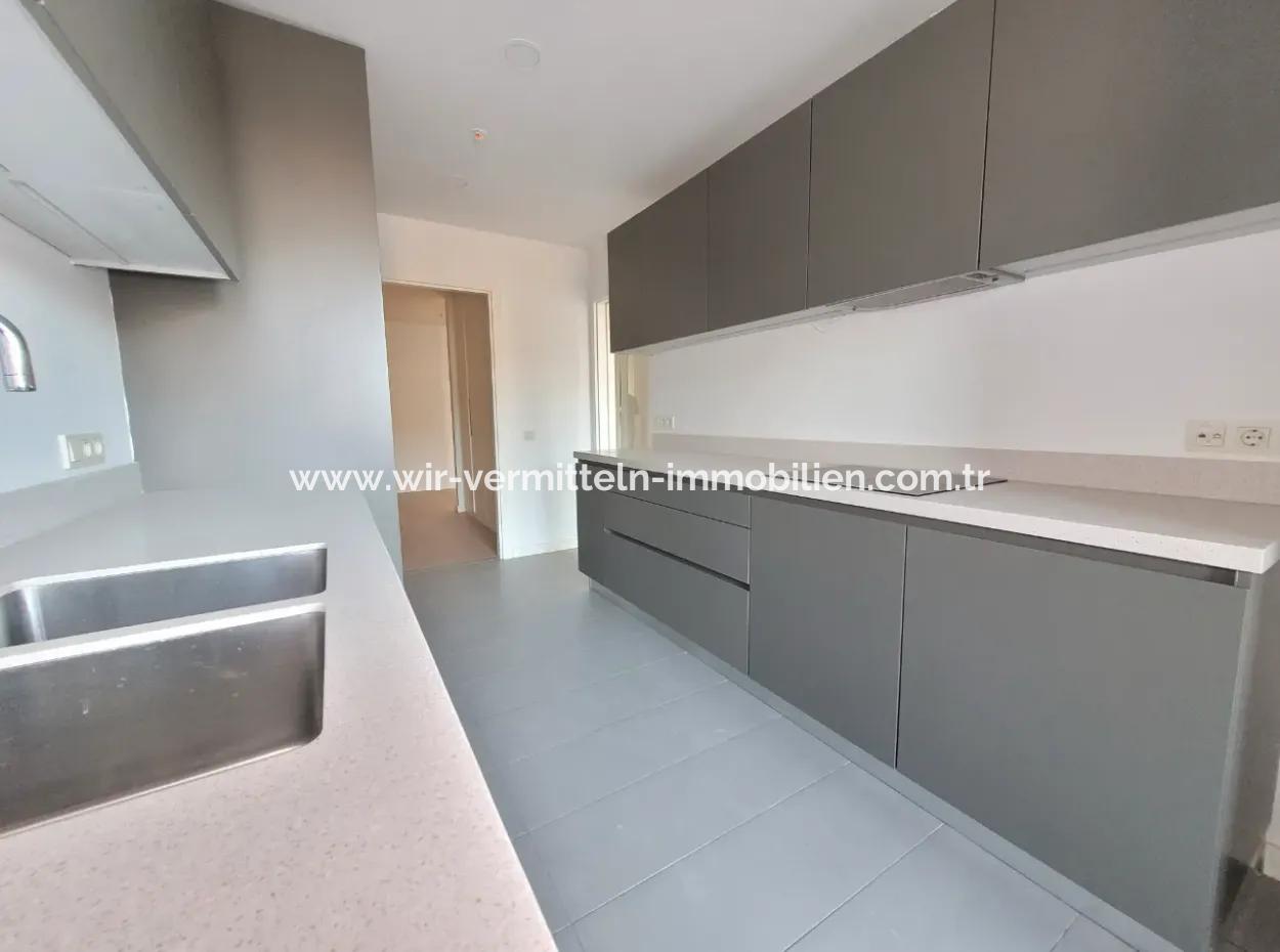 Boş Krediye Uygun İncek Loft Satılık 2,5+1 Peyzaj Manzaralı 1.Kat Daire