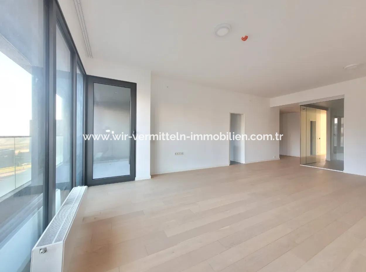 Boş Krediye Uygun İncek Loft Satılık 2,5+1 Peyzaj Manzaralı Kiracısız 2.Kat Daire