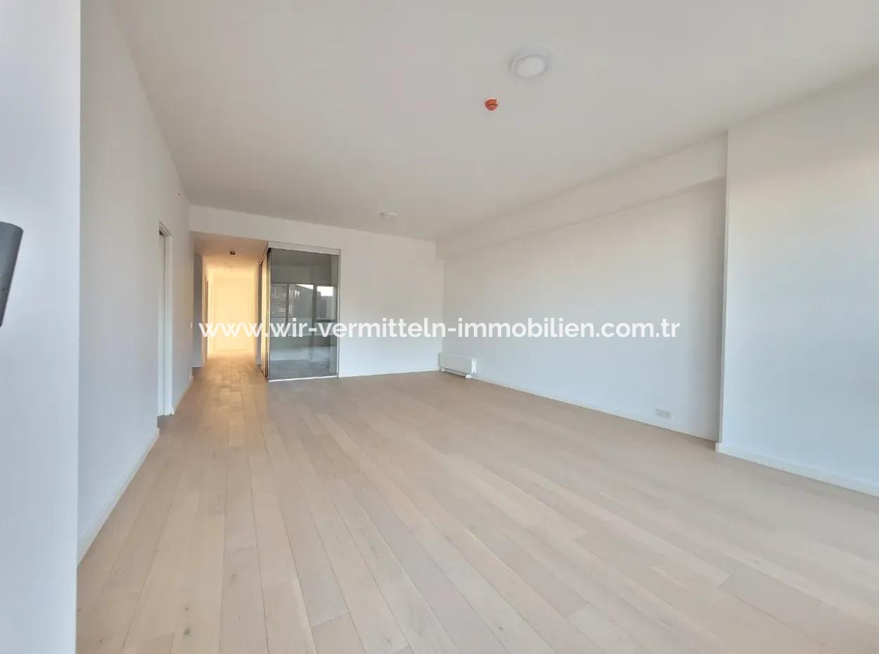 Boş Krediye Uygun İncek Loft Satılık 2,5+1 Peyzaj Manzaralı Kiracısız 2.Kat Daire