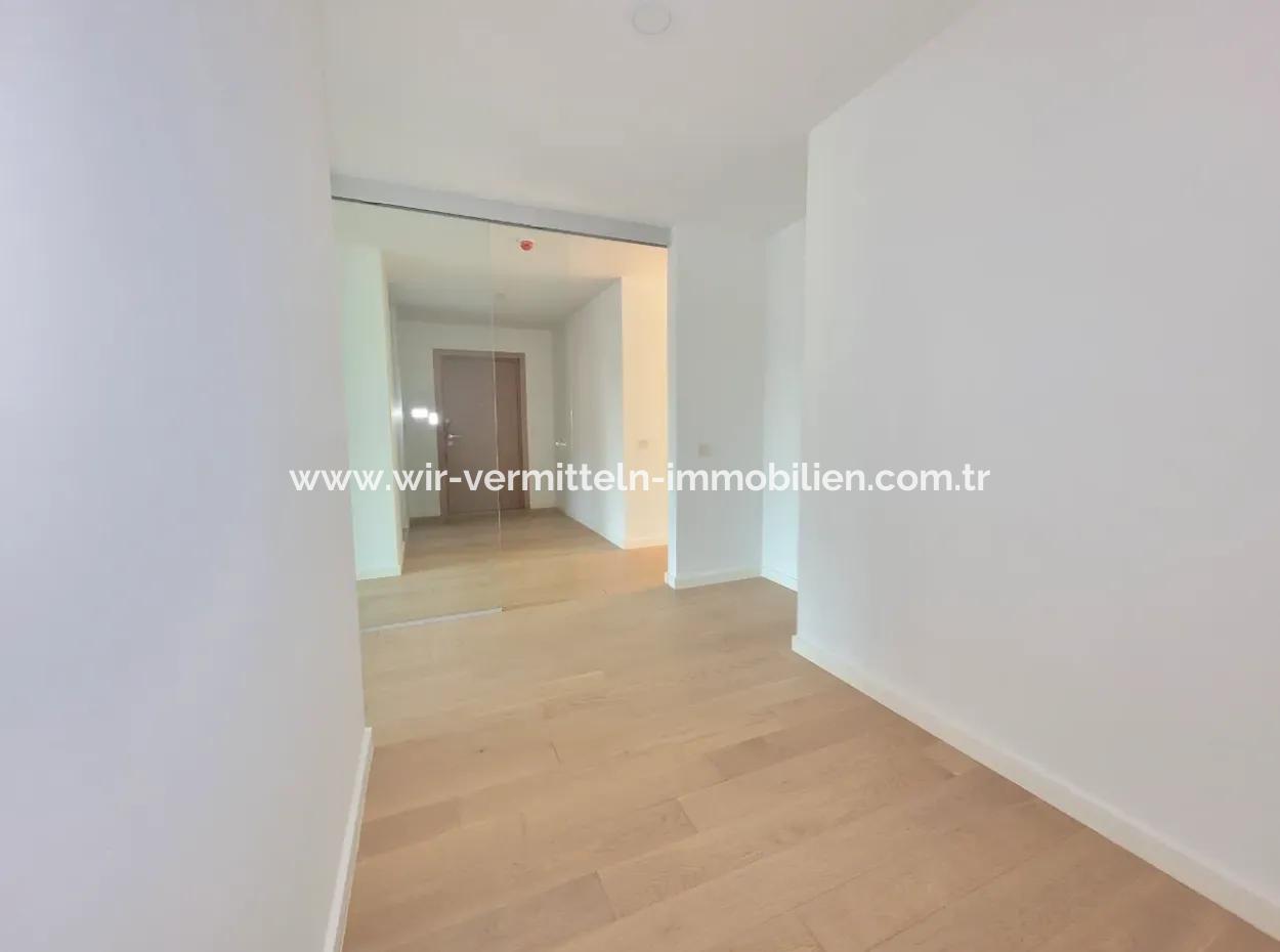 Boş Krediye Uygun İncek Loft Satılık 2,5+1 Peyzaj Manzaralı Kiracısız 2.Kat Daire