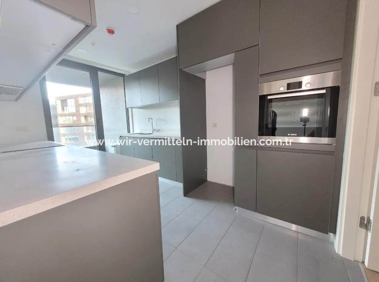 İncek Loft Satılık 2,5+1 Peyzaj Manzaralı Kiracısız 3.Kat Daire