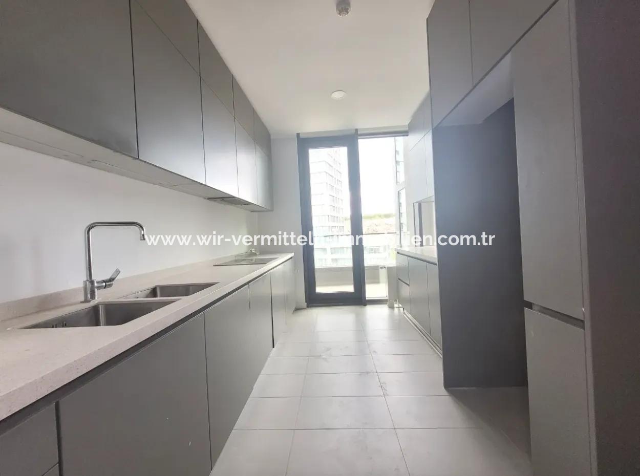 İncek Loft Satılık  5,5+1 Dubleks Peysaj Manzaralı 5.Kat Kiracısız Daire