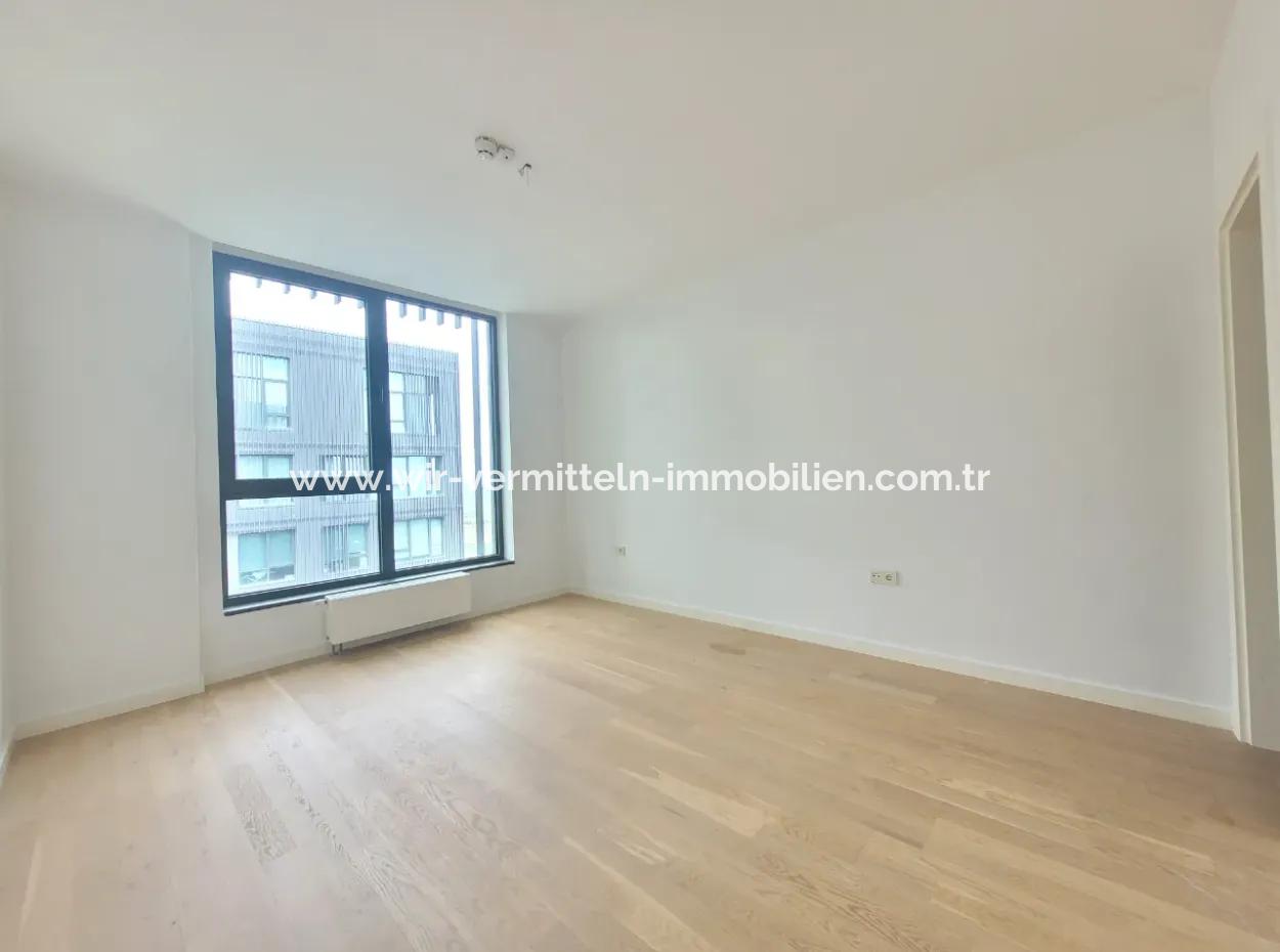 İncek Loft Satılık  5,5+1 Dubleks Peysaj Manzaralı 5.Kat Kiracısız Daire