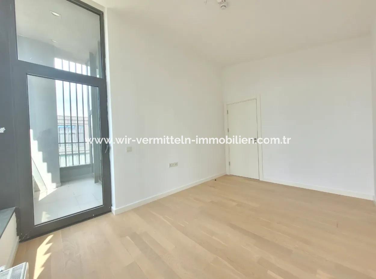 İncek Loft Satılık  5,5+1 Dubleks Peysaj Manzaralı 5.Kat Kiracısız Daire